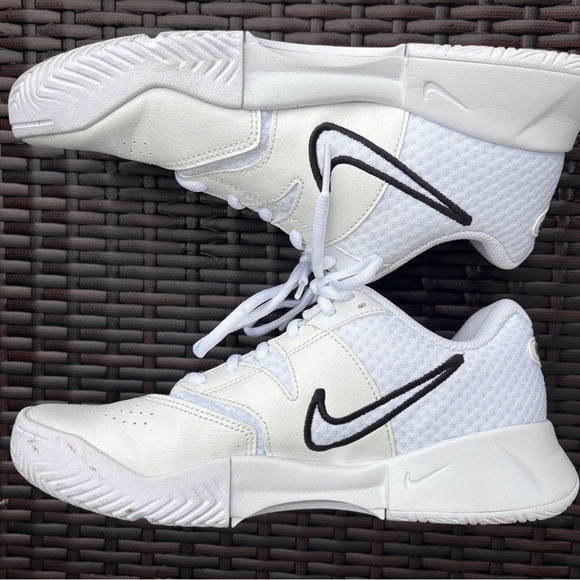 Nike Court Lite 4 - Women’s Tennis Shoes - Picture 2 of 6